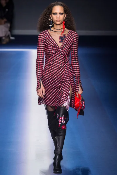 Look 29